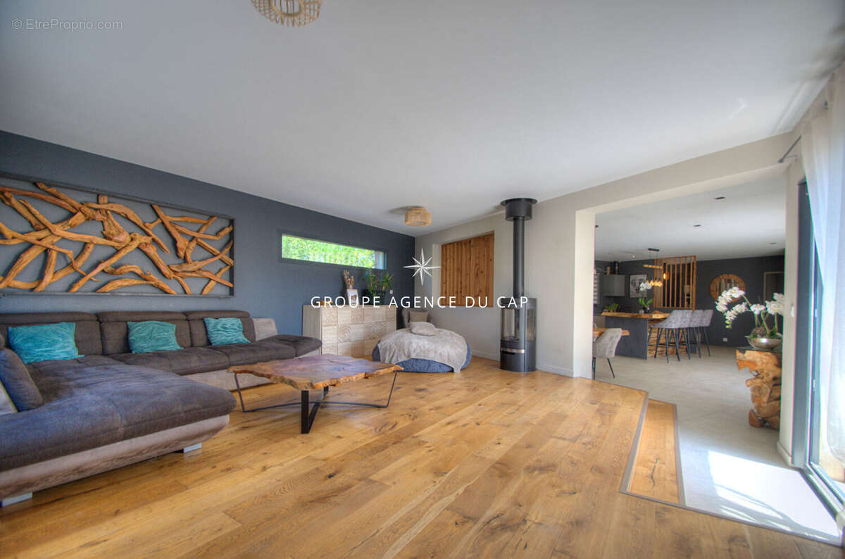 Maison à PUGET-SUR-ARGENS