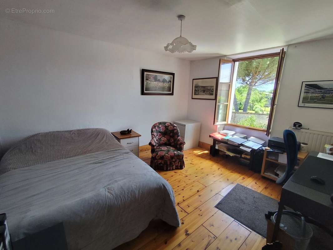 Joli cottage de 3 chambres avec grand jardin et grange, près de Civray - photo 11