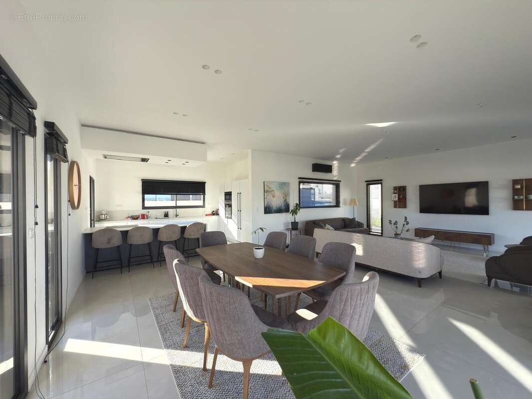 Maison à PERIGNAT-LES-SARLIEVE