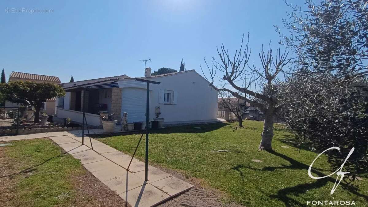 Maison à LE MUY