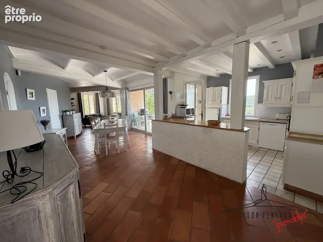 Villa plain-pied avec piscine dans environnement privilégié - photo 1