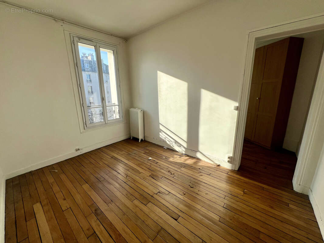 Appartement à PARIS-14E