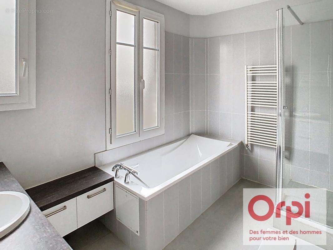 Appartement à ISSY-LES-MOULINEAUX