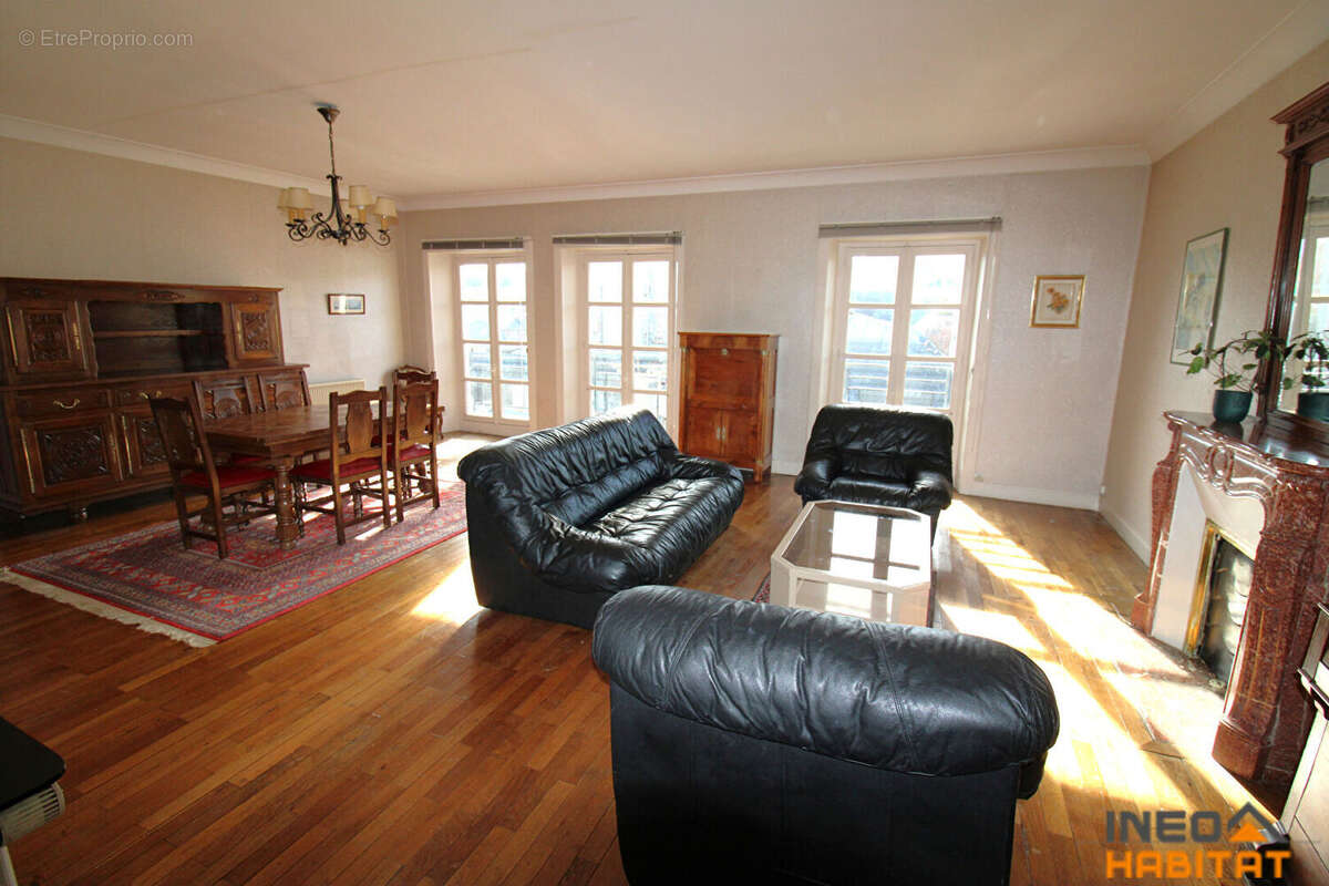 RENNES Les Halles -  Appartement  bourgeois avec vue dégagée et ascenseur - photo 2