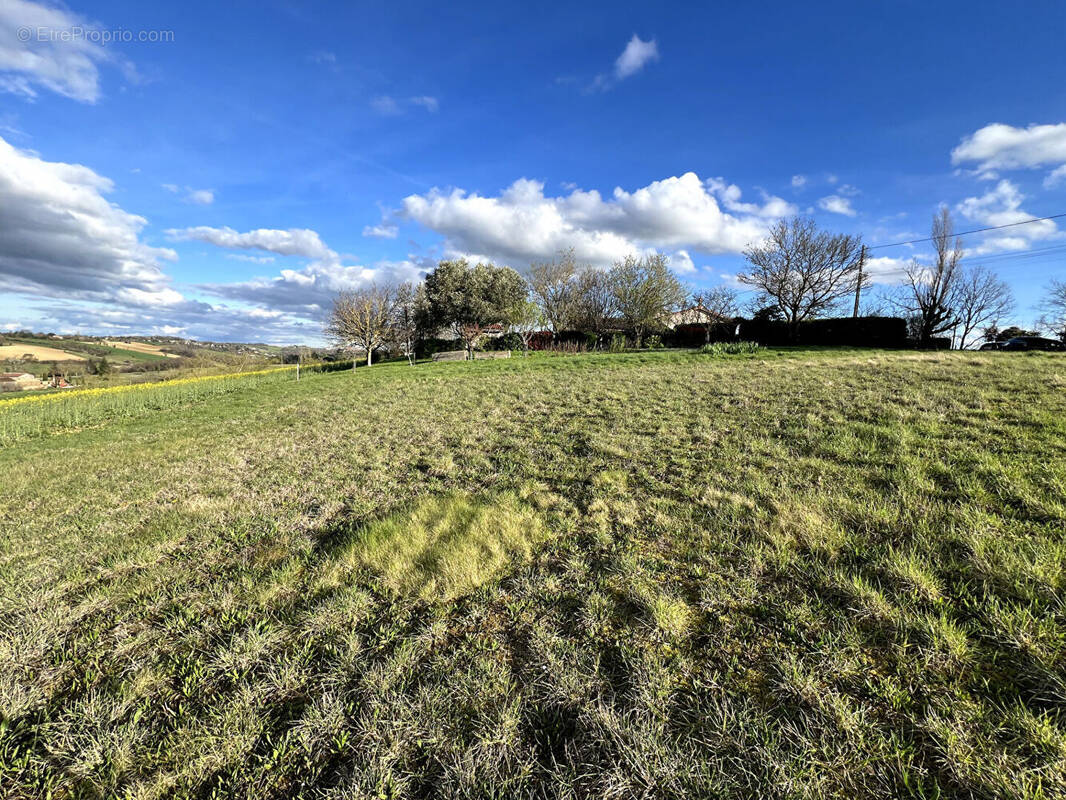 Terrain à AUREVILLE