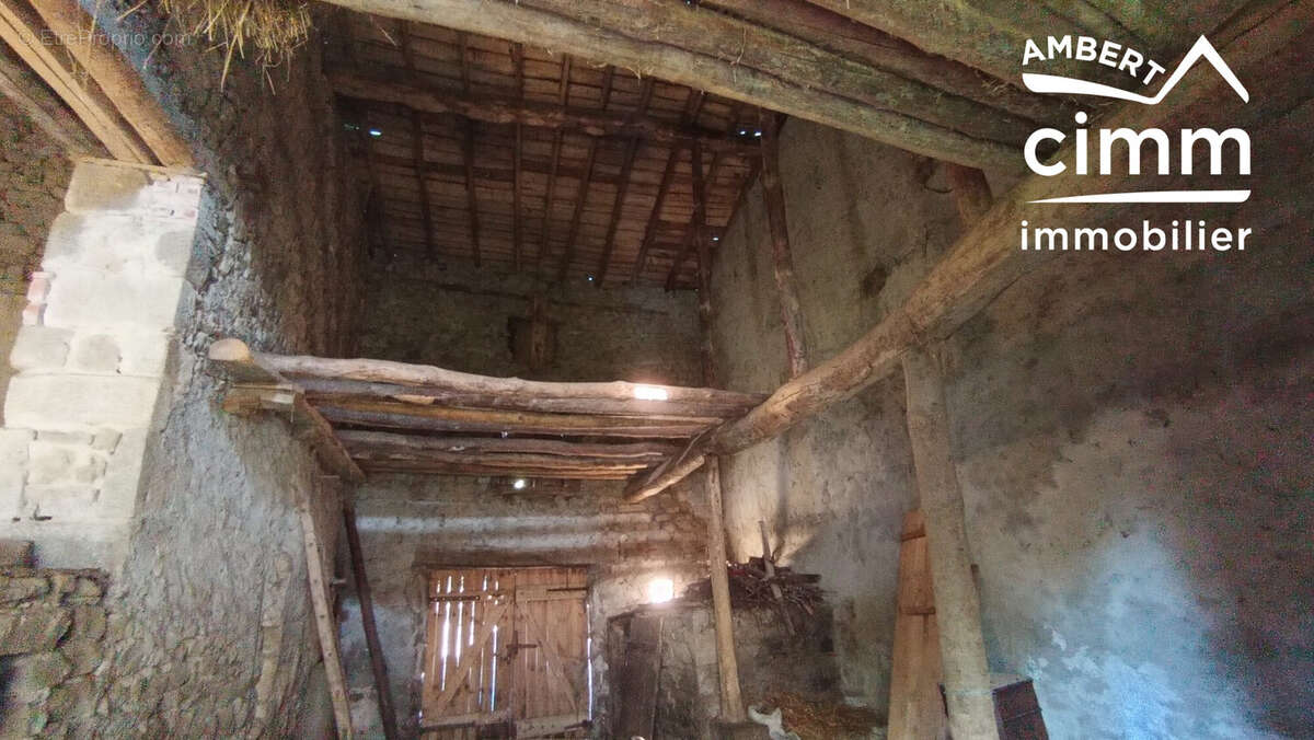 Maison à SAINT-GERVAIS-SOUS-MEYMONT