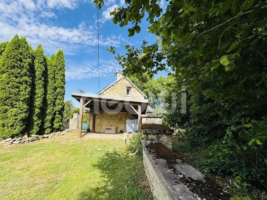 Maison à SAINT-GEORGES-DE-MONS