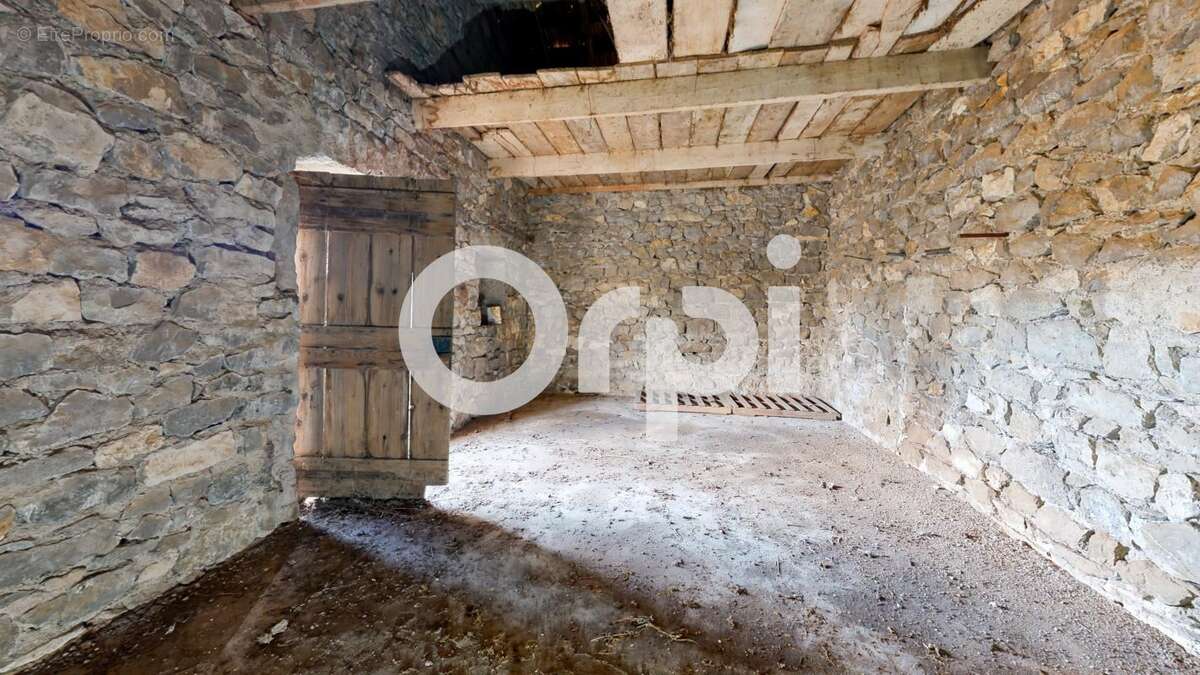 Maison à SAINT-ALBAN-AURIOLLES