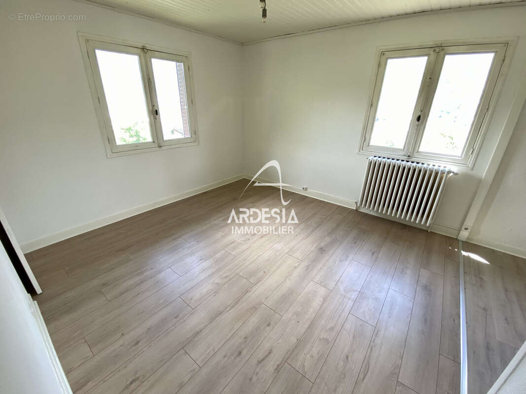 Appartement à SAINT-JULIEN-MONT-DENIS