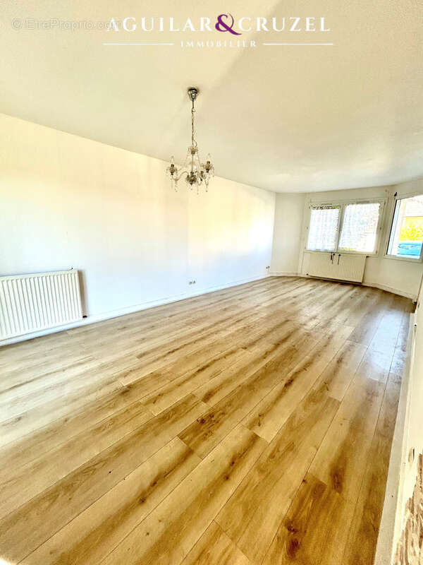 Maison à LA CHAPELLE-SAINT-URSIN