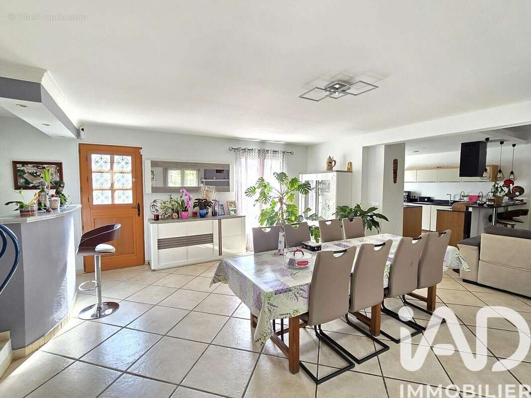 Photo 2 - Maison à LE TIGNET