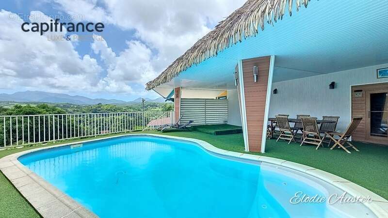 Maison à PETIT-BOURG