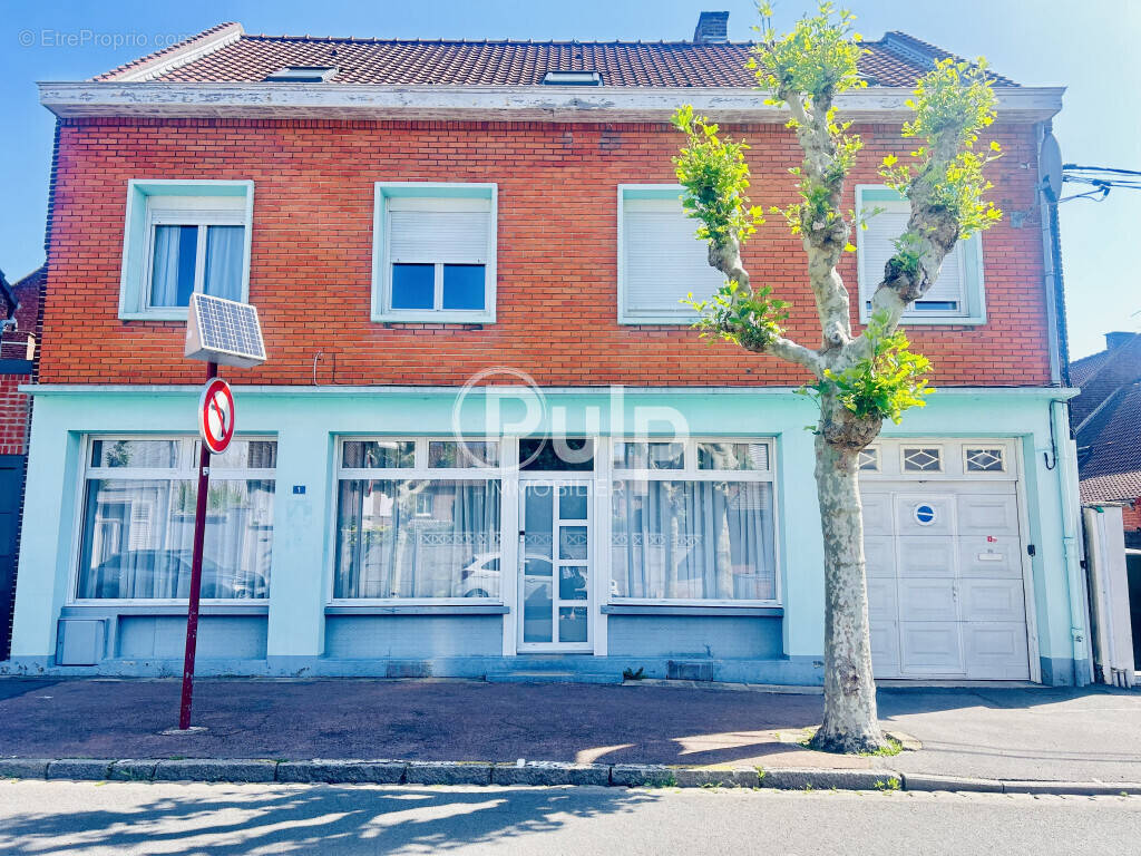 Maison à COURRIERES