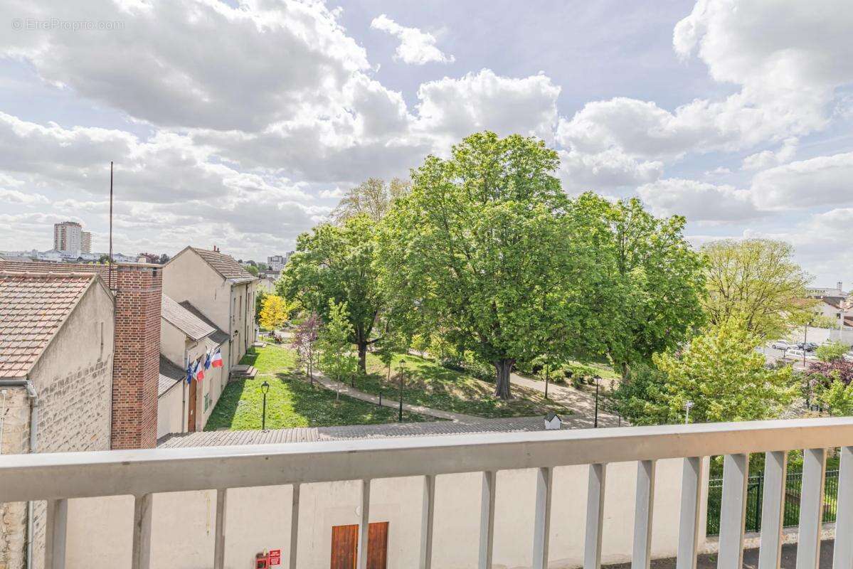 Appartement à LE BLANC-MESNIL