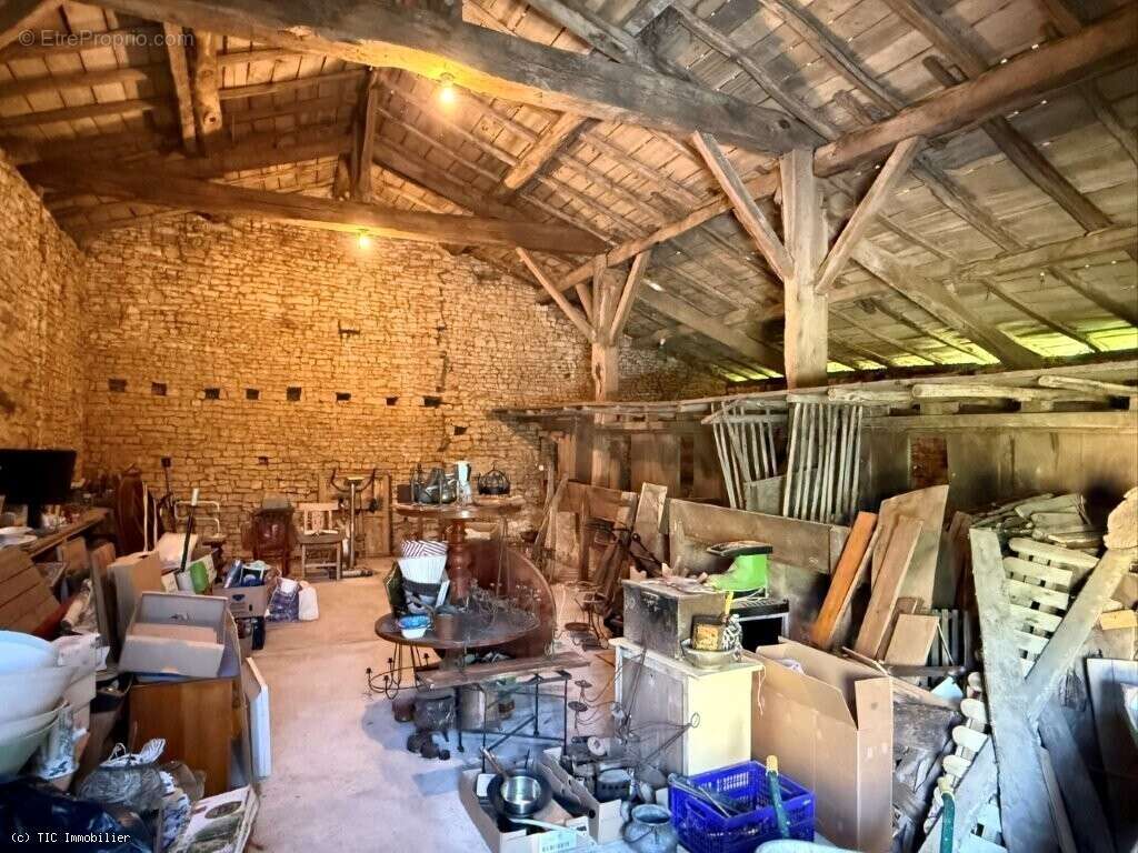 Maison à CHAMPAGNE-MOUTON