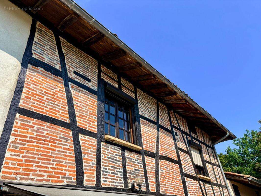 EXCLUSIVITE : Très belle ferme rénovée à Saint Rémy (01) - photo 10