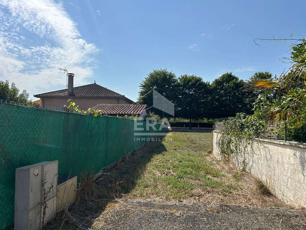 Terrain à VIC-EN-BIGORRE