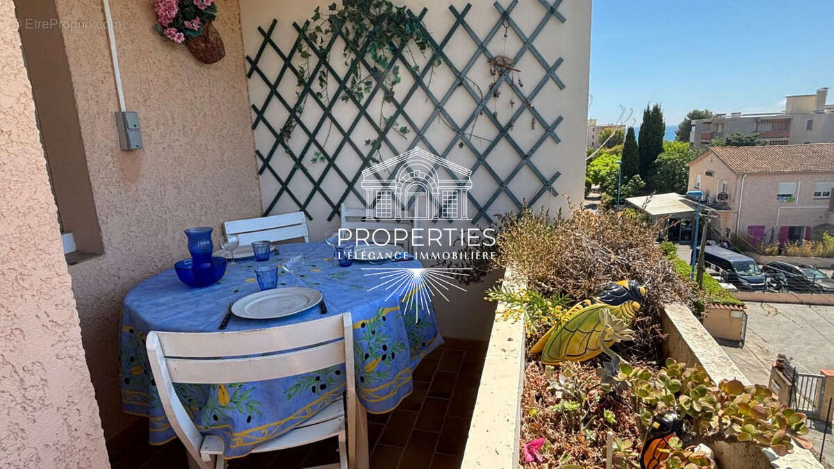 Bormes - la faviere -t2 cabine - dernier etage  - terrasse -  double garage - photo 8