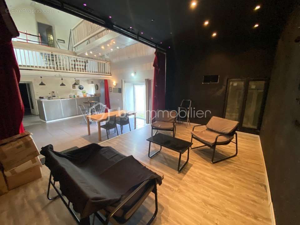 Maison à SAINT-MARTIN-DES-CHAMPS