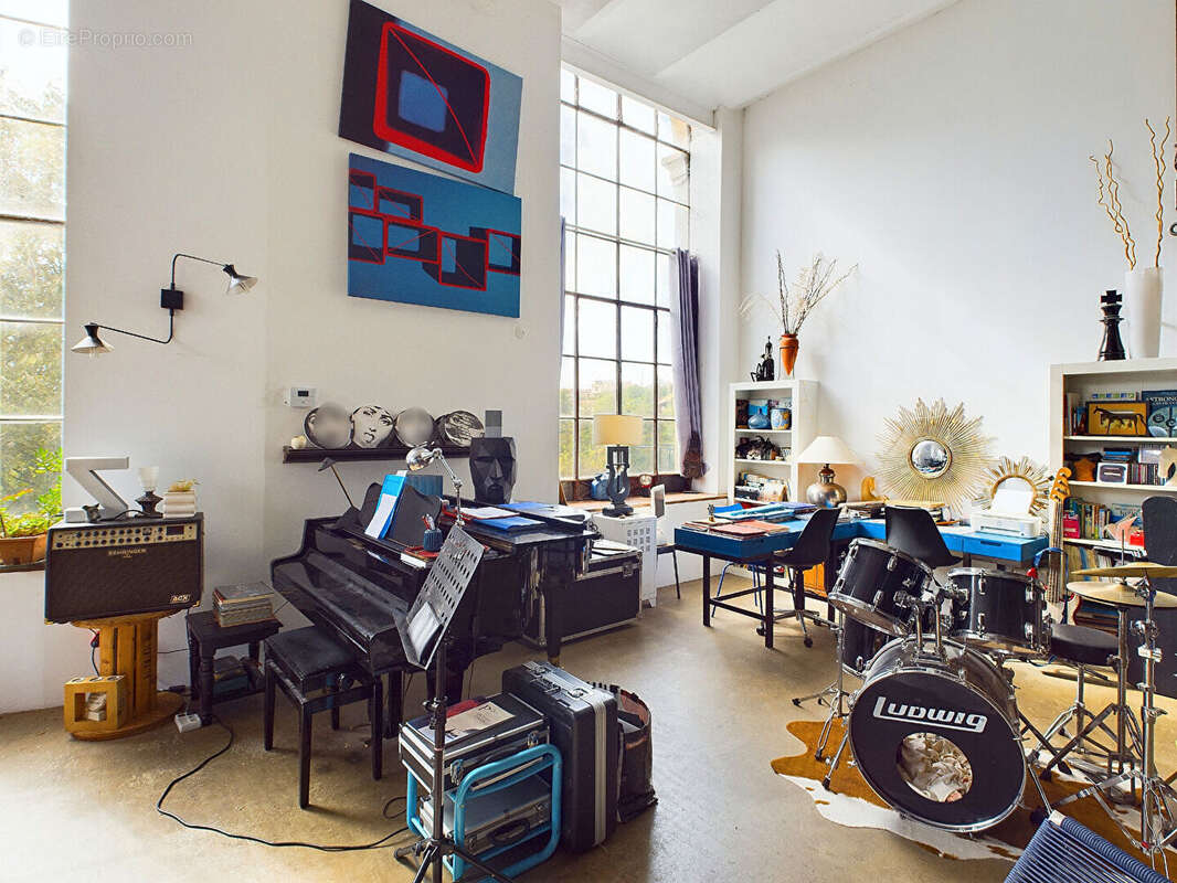 Loft de 245m²  sur 3 plateaux d'ans une ancienne filature  sur parcelle de 900m² situe a villeneuve de berg 07170 - photo 4