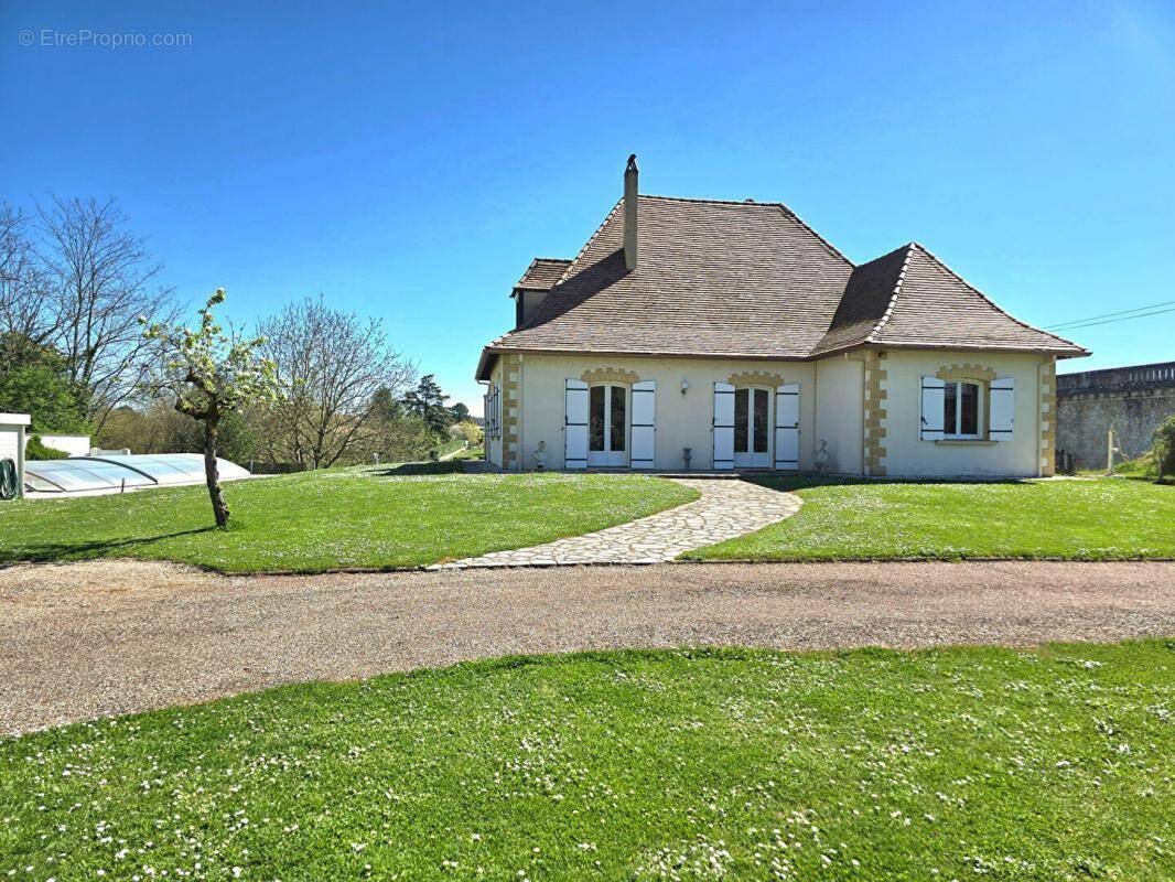 Maison à PORT-SAINTE-FOY-ET-PONCHAPT