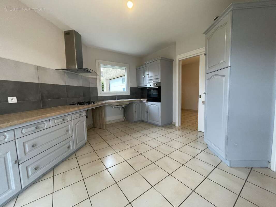 Maison à GRANGES-LES-BEAUMONT