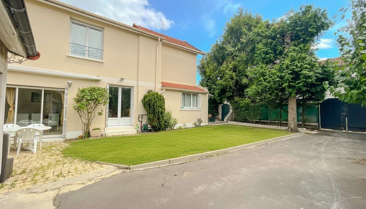 Villa SURESNES 149m2 5 chambres, proche commerces quartier Liberté - photo 2