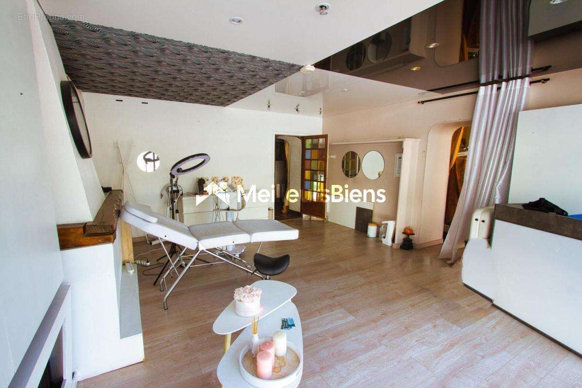 Commerce à MONTLHERY