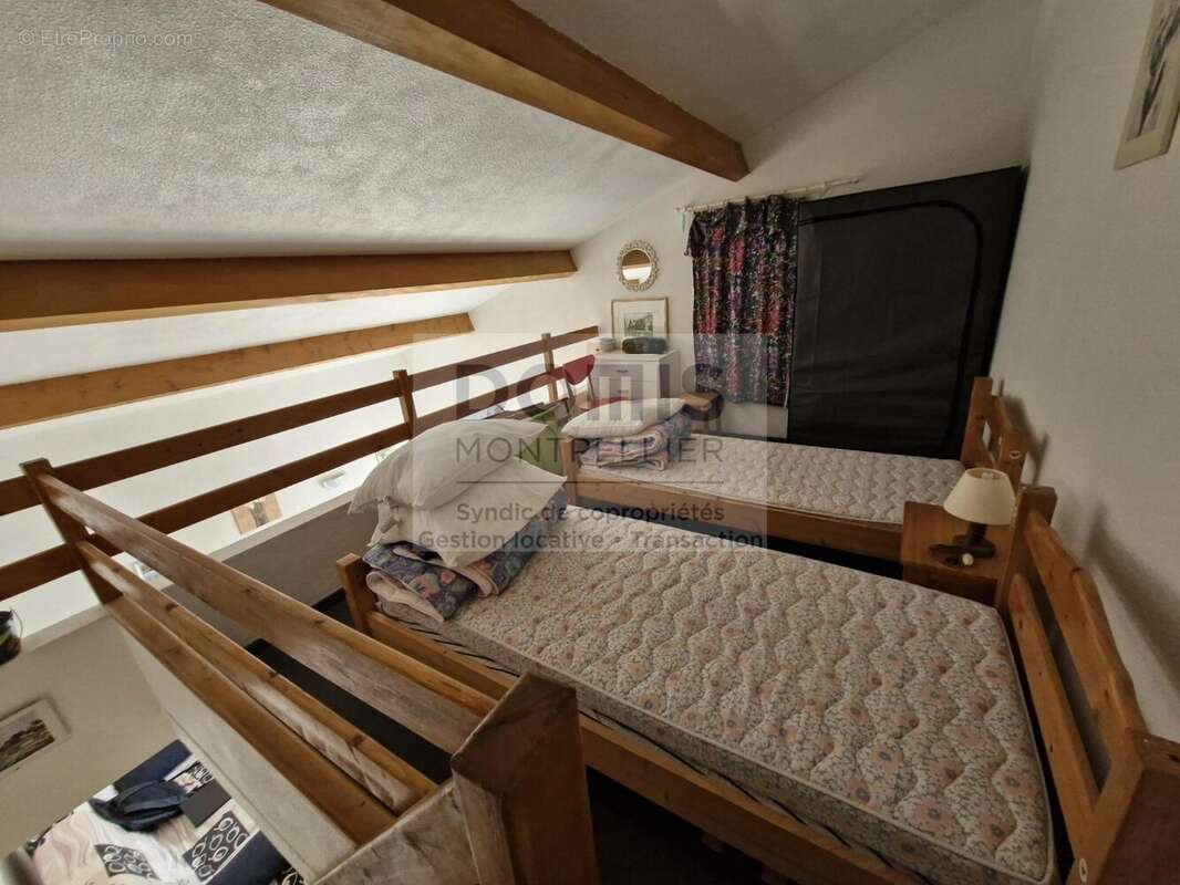 Maison à VIC-LA-GARDIOLE