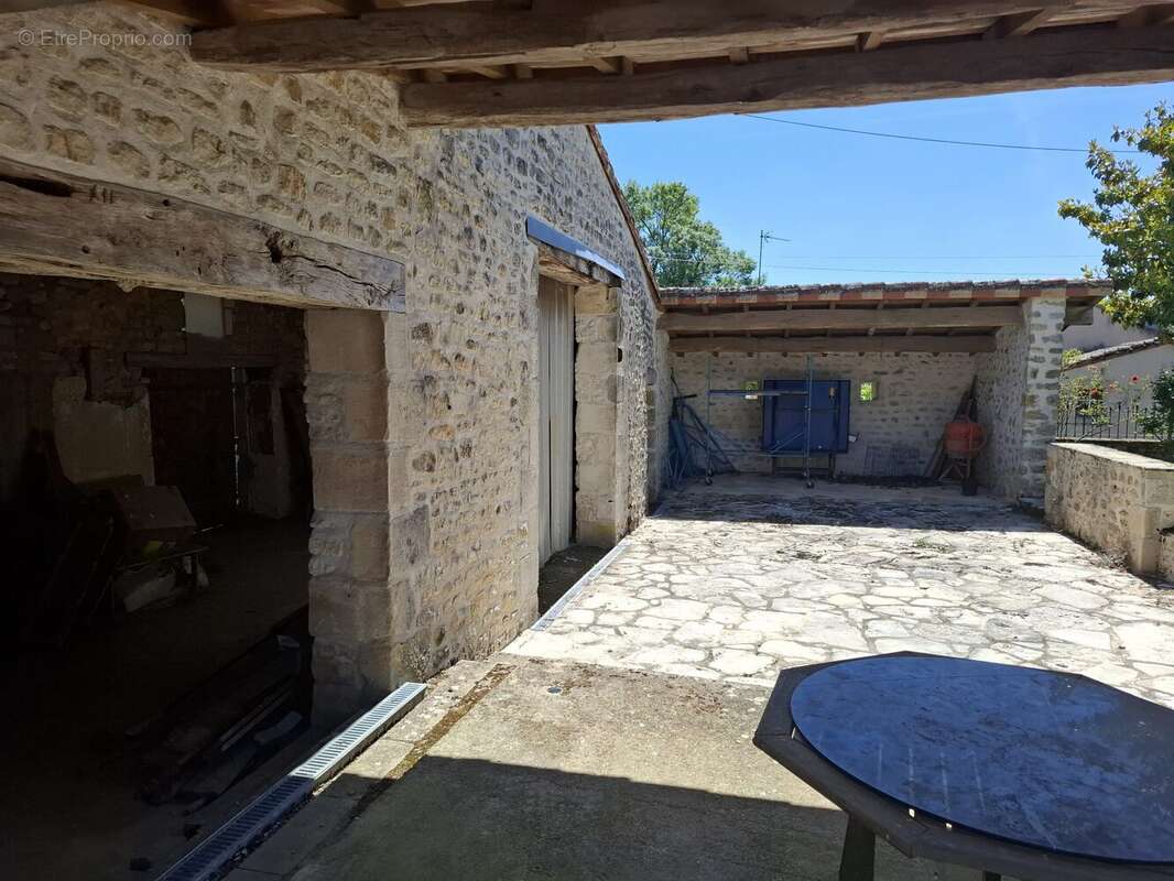 Maison à LHOMMAIZE