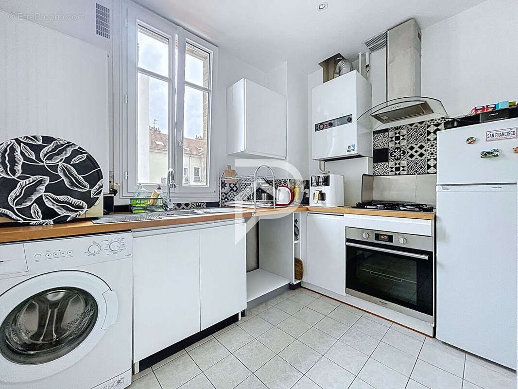 Appartement à COURBEVOIE