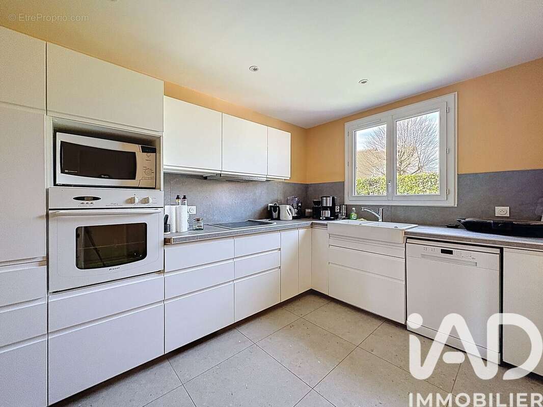 Photo 7 - Maison à TOUSSUS-LE-NOBLE