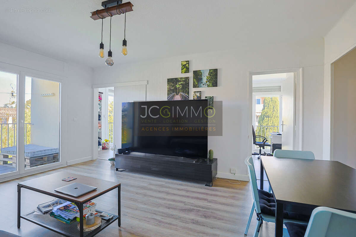 Appartement à SIX-FOURS-LES-PLAGES