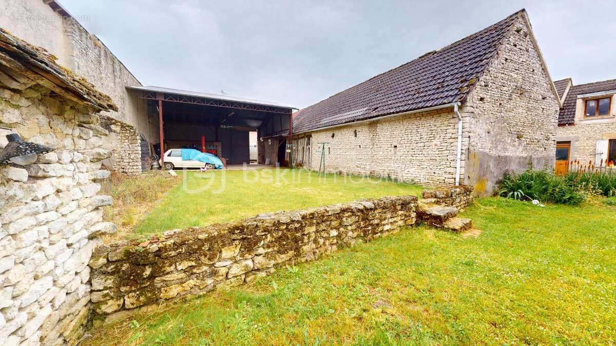 Maison à NANCRAY-SUR-RIMARDE