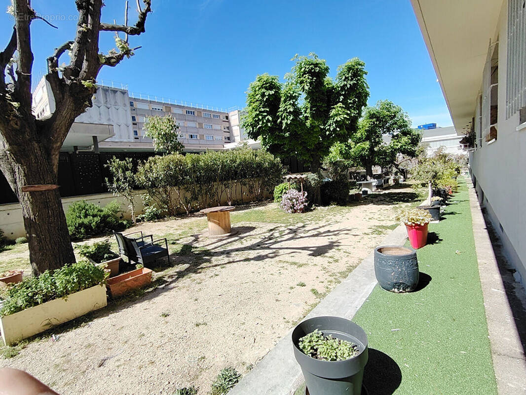 Appartement à MARSEILLE-4E