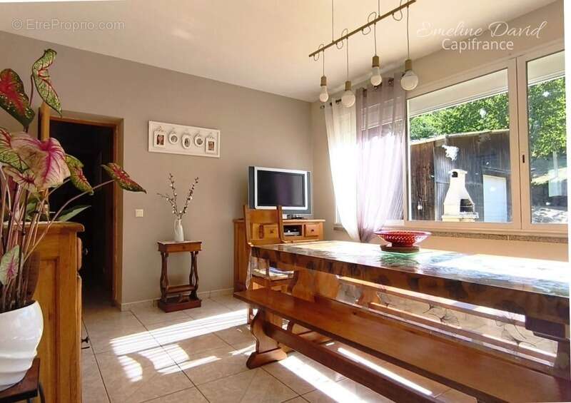 Secteur recherché – Maison de plain-pied avec piscine sur environ 7 000 m² - photo 5