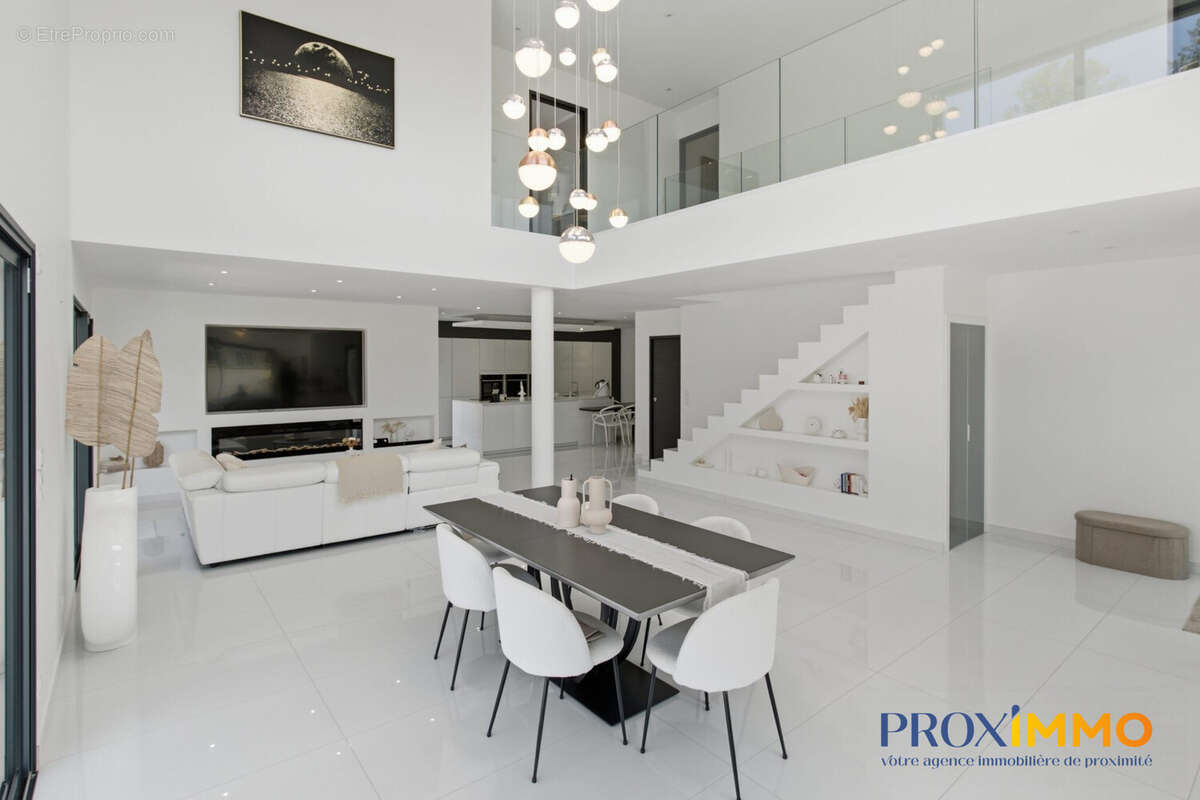Maison 158 m² à Voiron  - photo 5