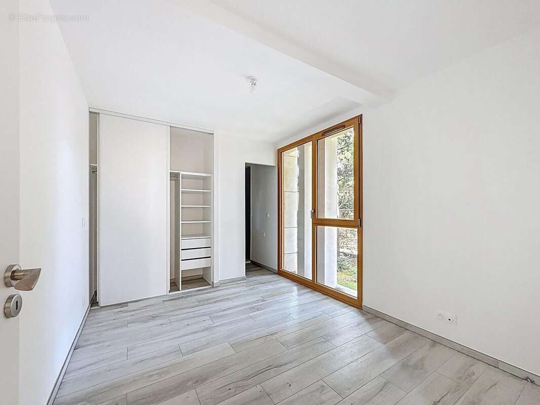 Photo 7 - Appartement à VILLENEUVE-LES-AVIGNON