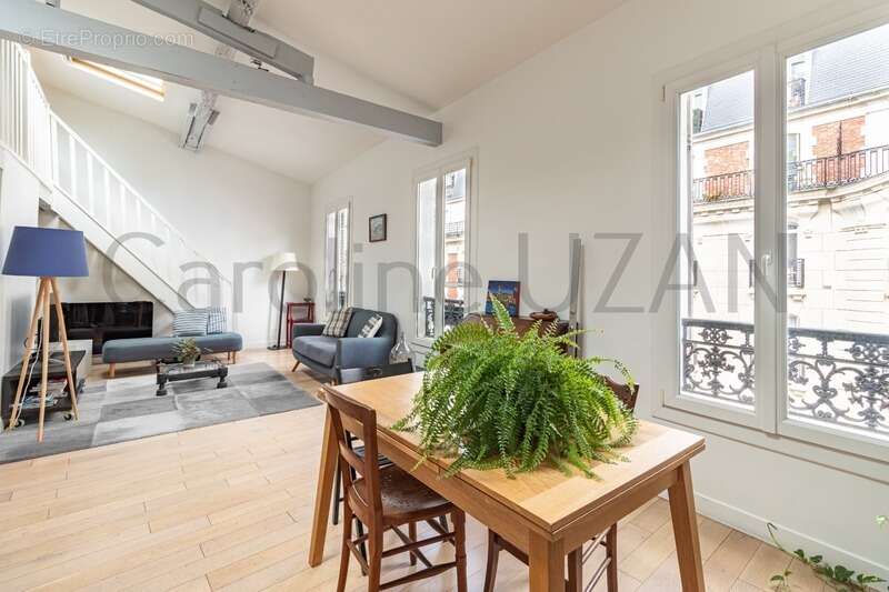 Appartement à PARIS-17E