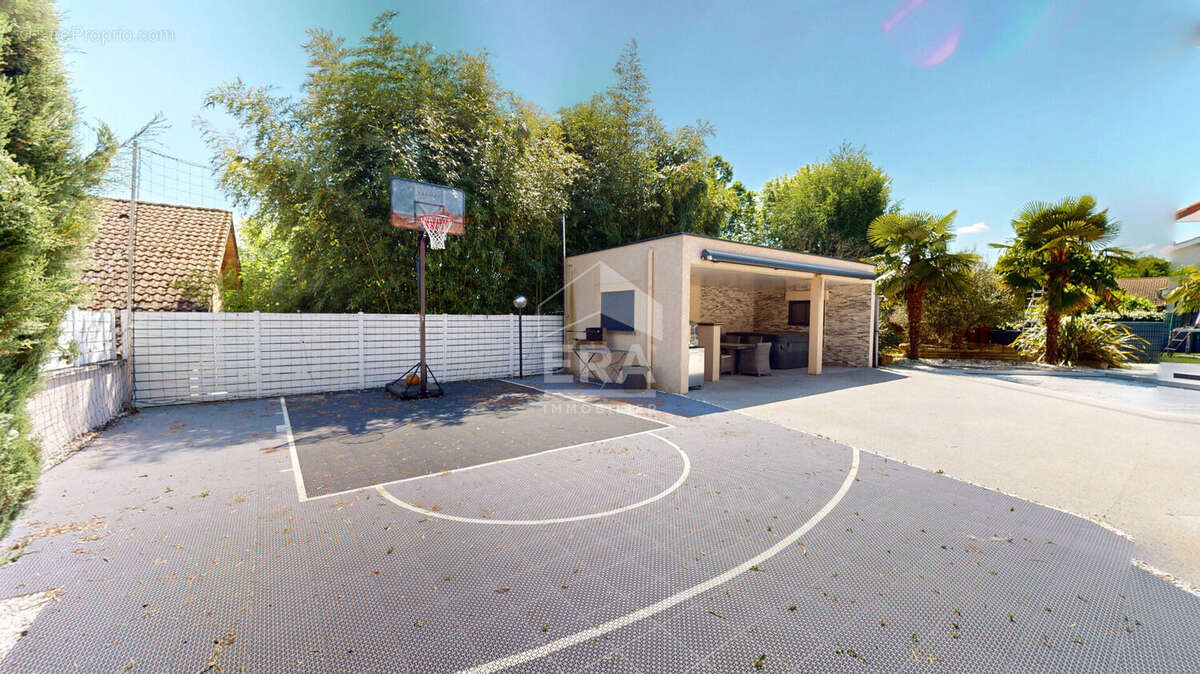 Maison à SAINT-MAURICE-DE-GOURDANS