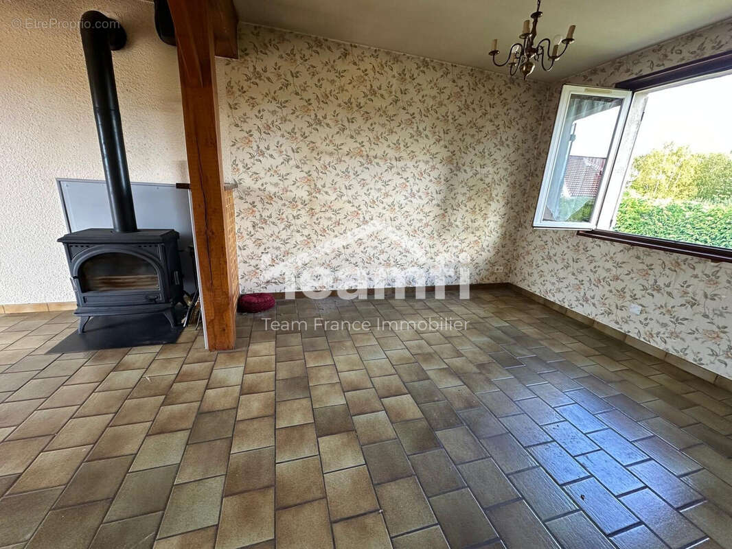 Maison à CELLES-SUR-DUROLLE