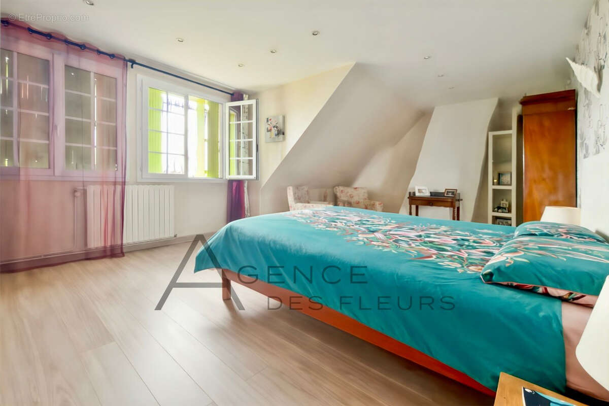 Maison à FRENEUSE