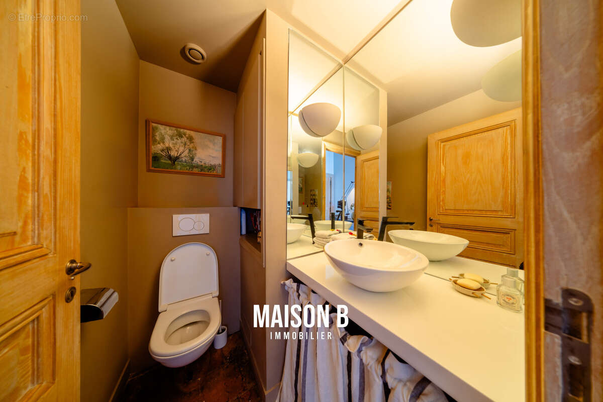 Appartement à MARSEILLE-1E