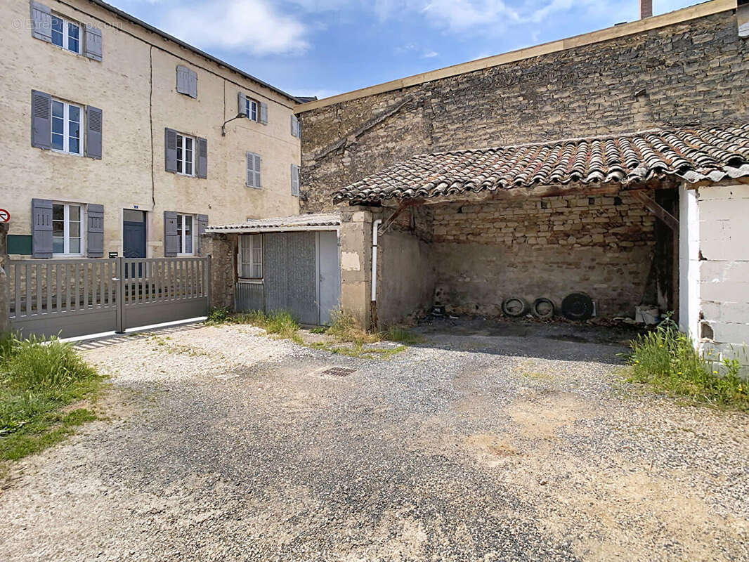 Appartement à PONT-DE-VAUX