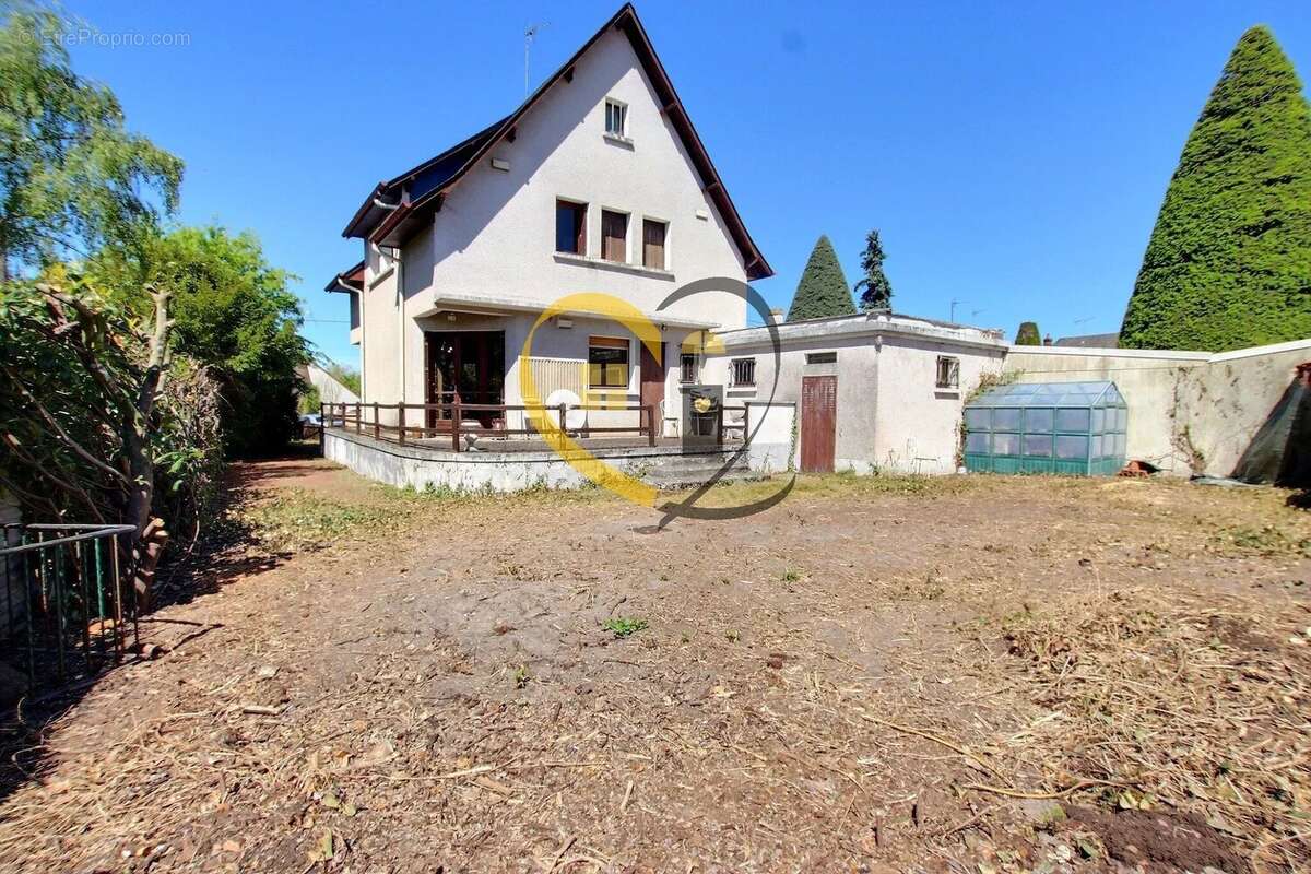 Maison à AUBIGNY-SUR-NERE