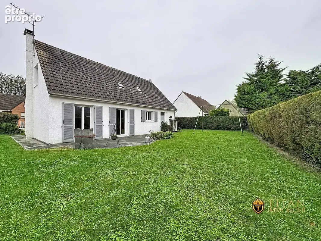 Maison individuelle de 112 m² - 4 chambres - Jardin - Garage - Grenier aménageable - Dunkerque (59640) - Titan Immobilier