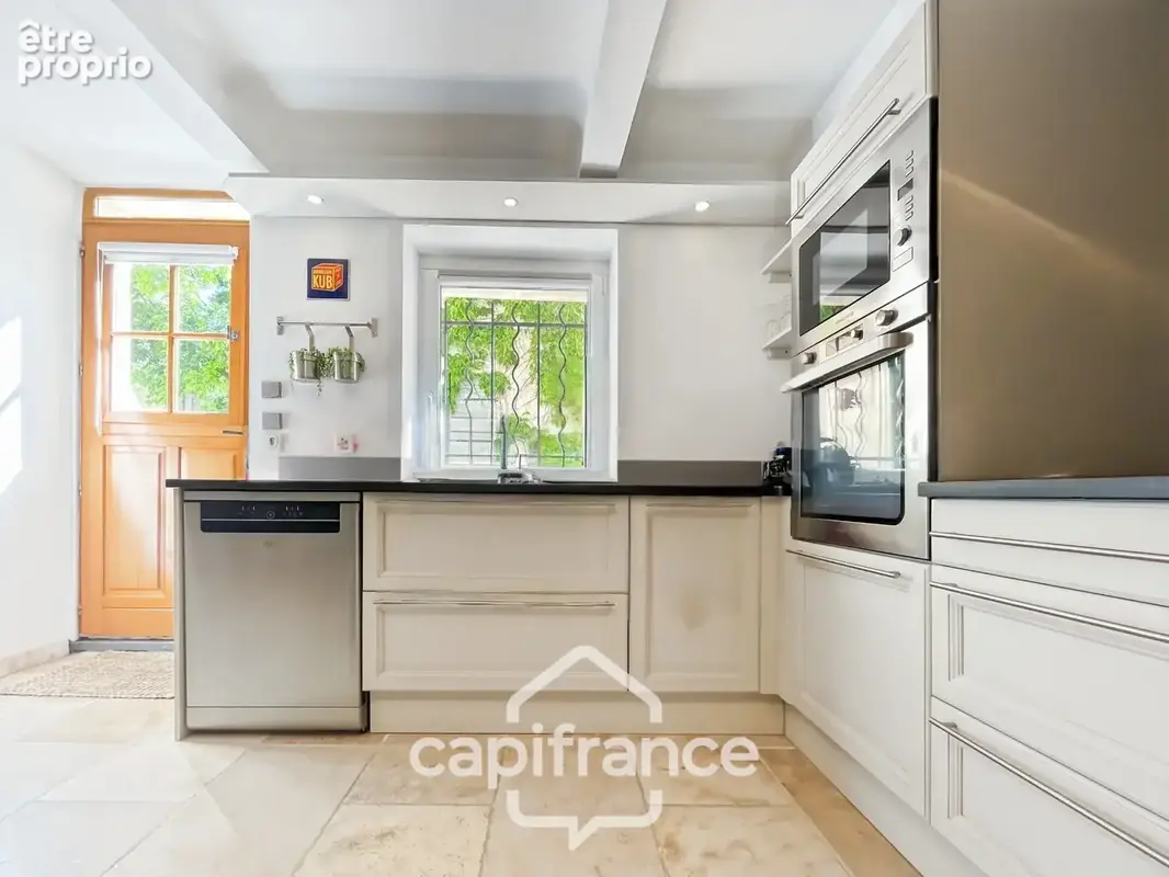 belle opportunité sur Alleins : maison de village de 102 m2 entièrement rénovée et climatisée, 2 niveaux avec 2 grandes chambres - photo 14