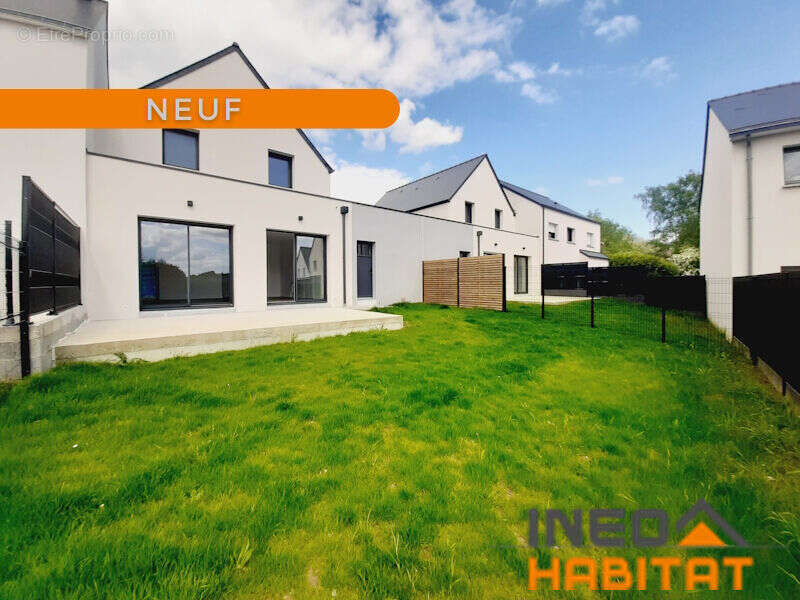 Maison à MONTREUIL-LE-GAST