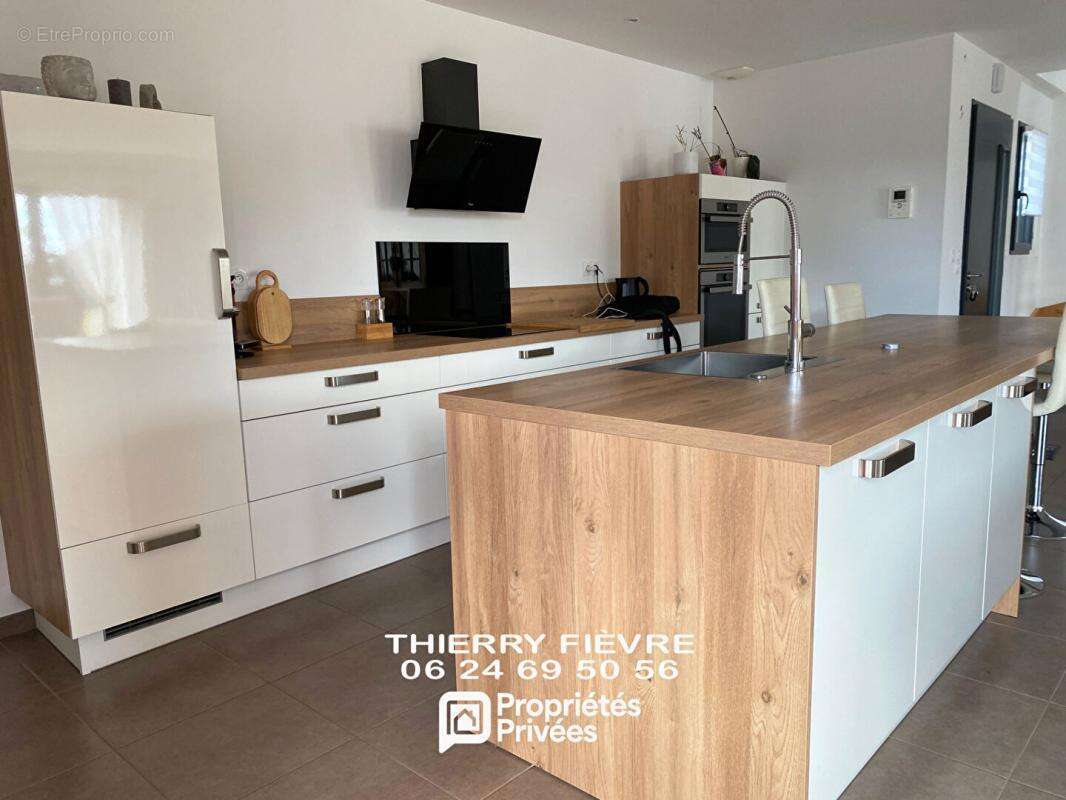 A vendre  bourgueil 37140  maison familiale très récente clé en main  de  6 pièces 165 m2 sur un terrain clos - photo 6