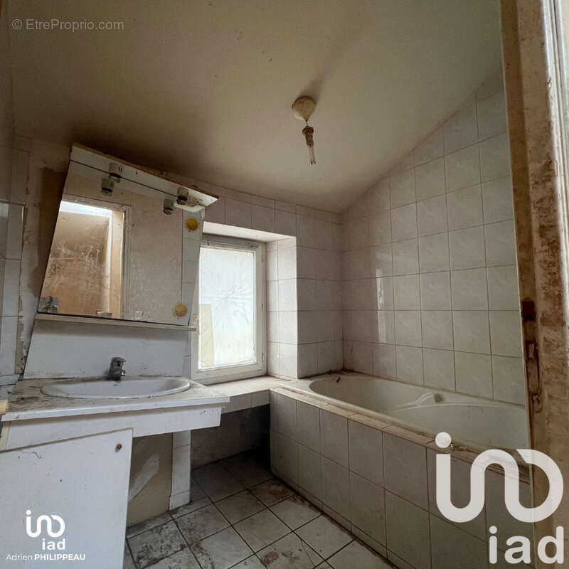 Photo 9 - Maison à LA CHAIZE-LE-VICOMTE